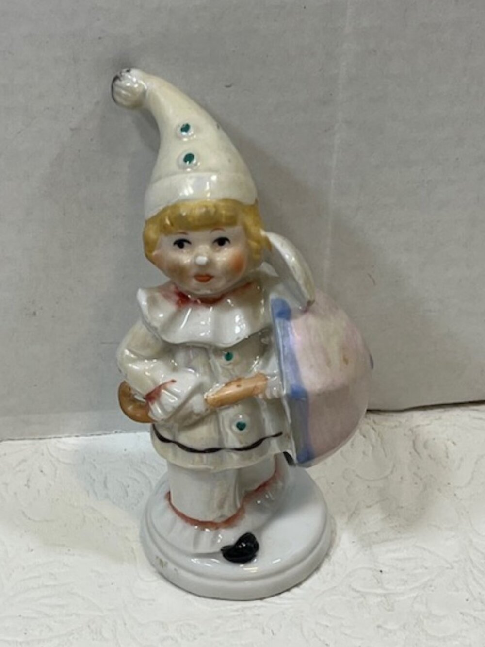 VTG Lusterware Circus Girl Clown w/Umbrella & Hat Figurine Hand Painted 2"x5"